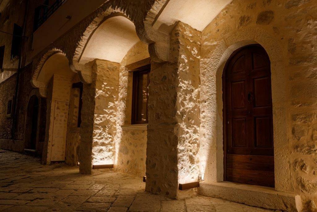 I Vicoli Exclusive Apartments فوندي المظهر الخارجي الصورة